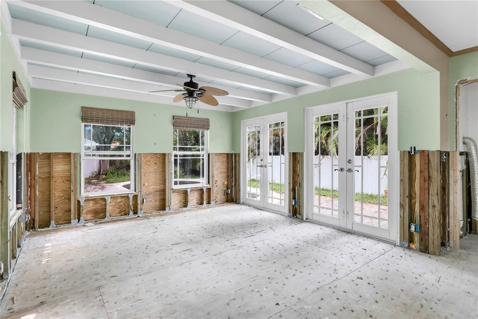 3650 BAYSHORE BLVD NE