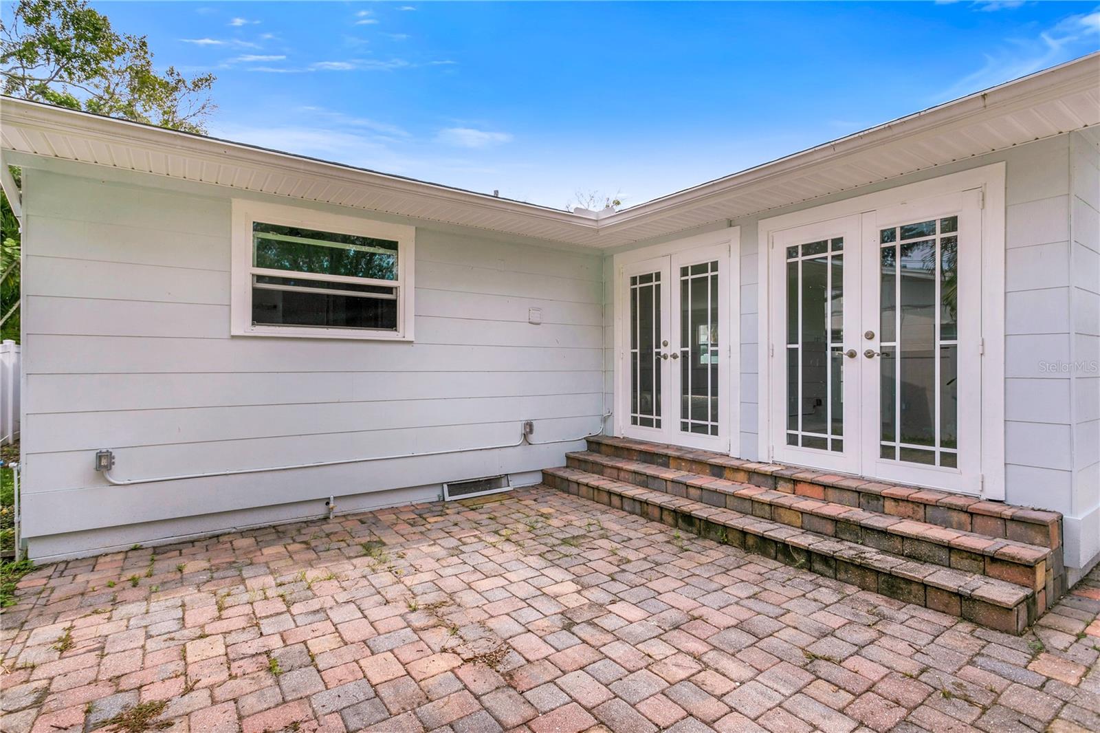 3650 BAYSHORE BLVD NE