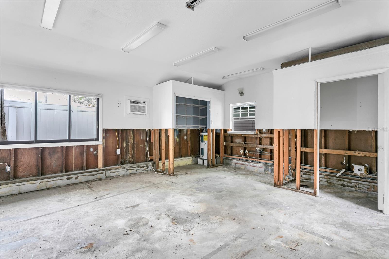 3650 BAYSHORE BLVD NE