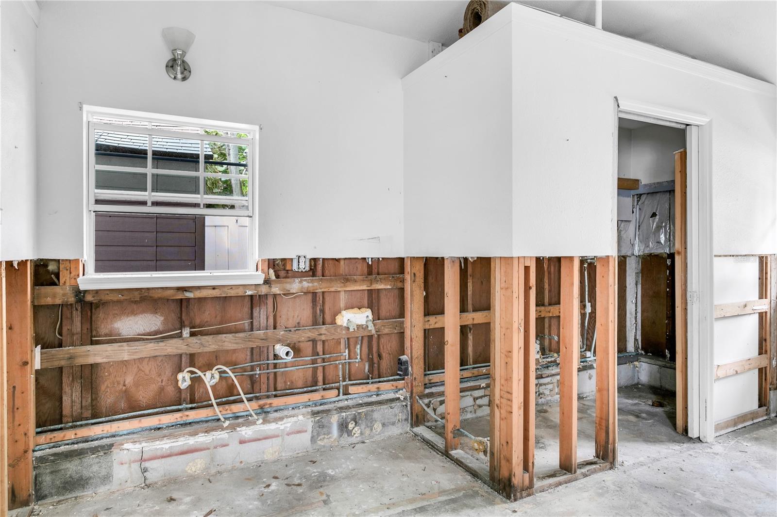 3650 BAYSHORE BLVD NE