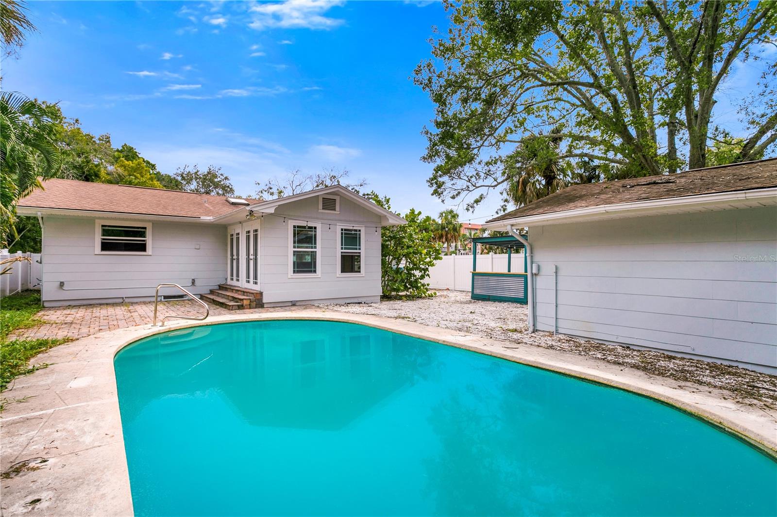 3650 BAYSHORE BLVD NE