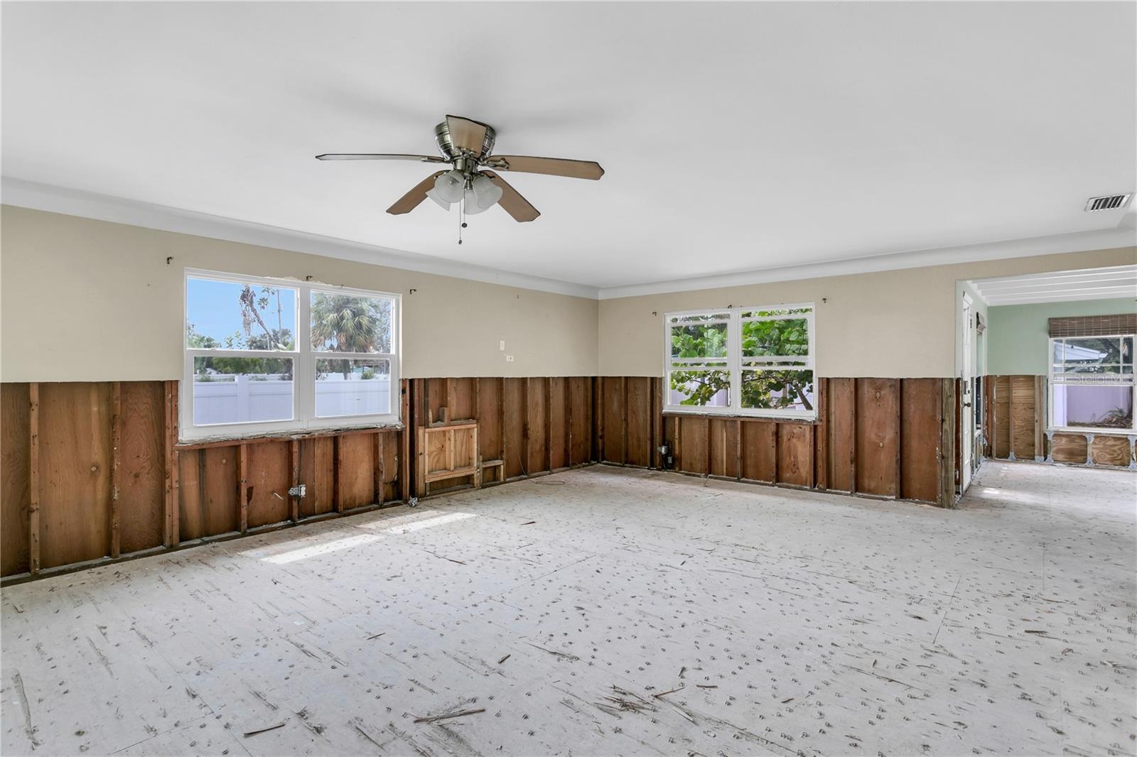 3650 BAYSHORE BLVD NE