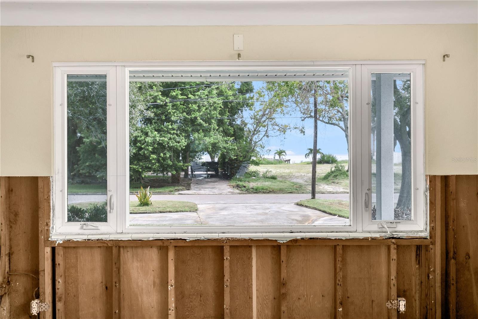 3650 BAYSHORE BLVD NE