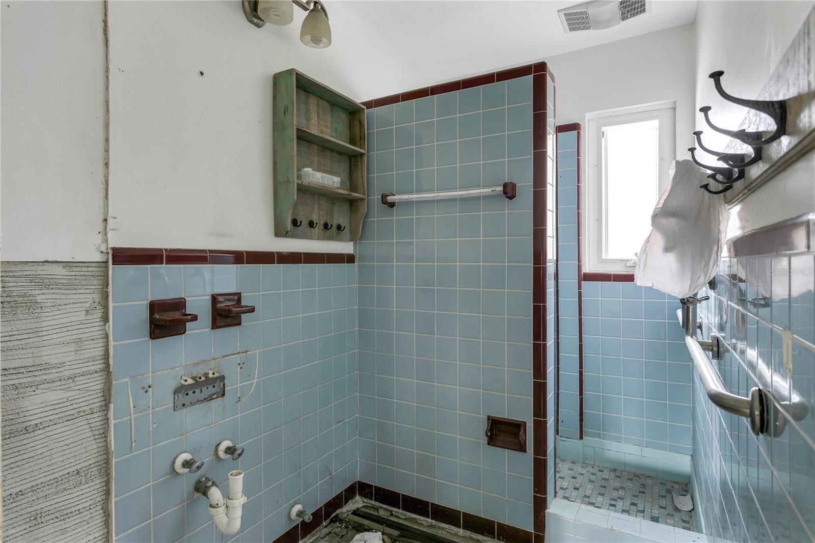 3650 BAYSHORE BLVD NE