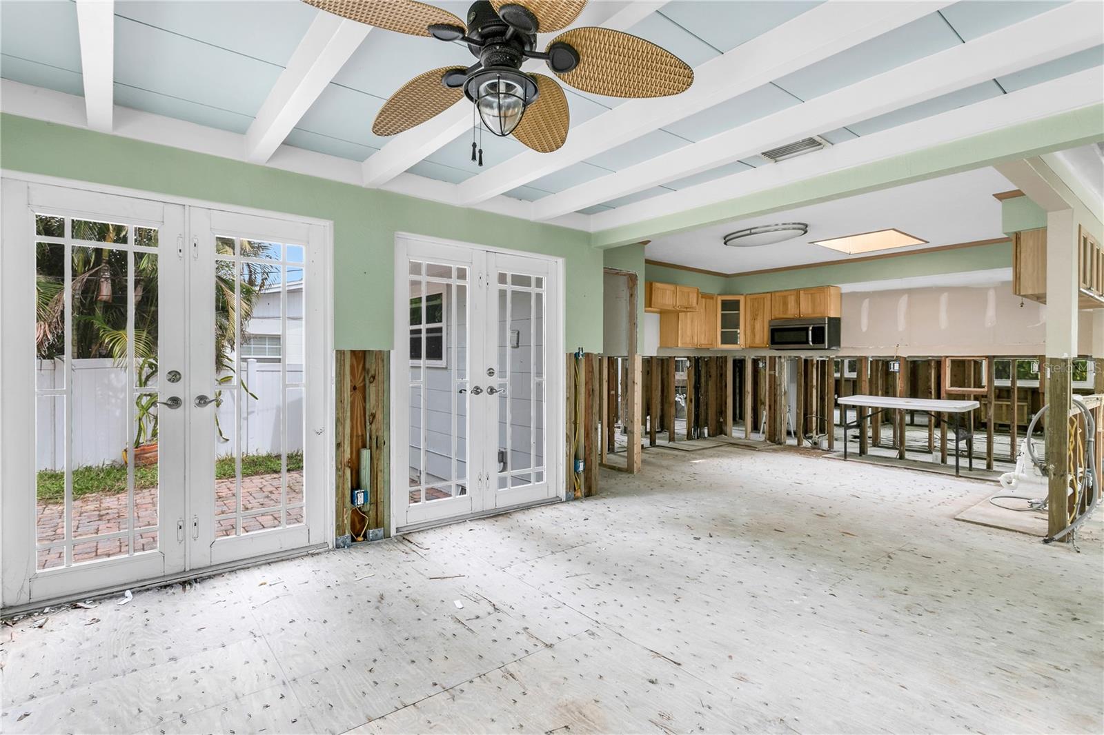 3650 BAYSHORE BLVD NE