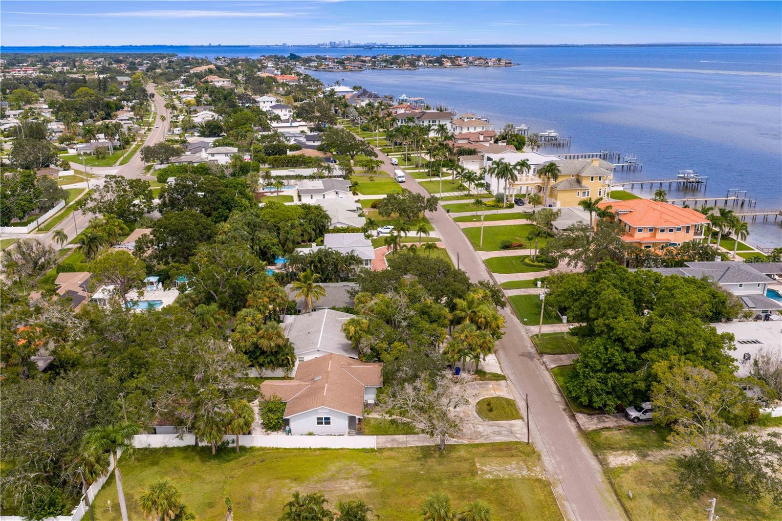 3650 BAYSHORE BLVD NE