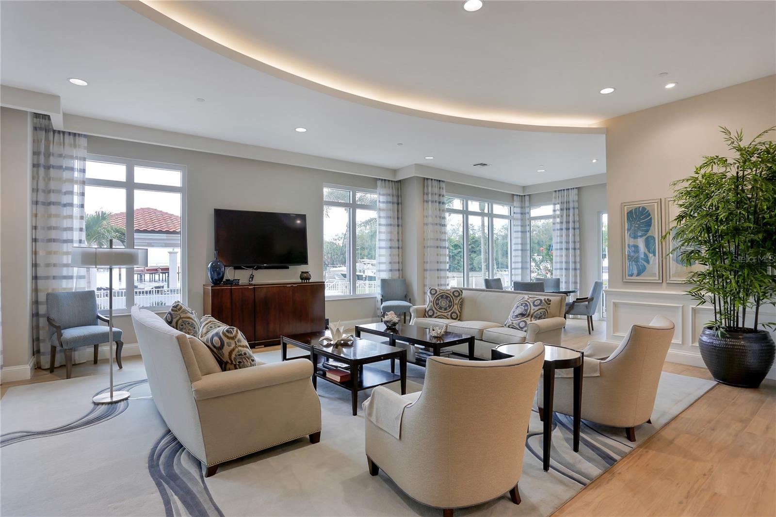 1325 NE SNELL ISLE BLVD NE #711