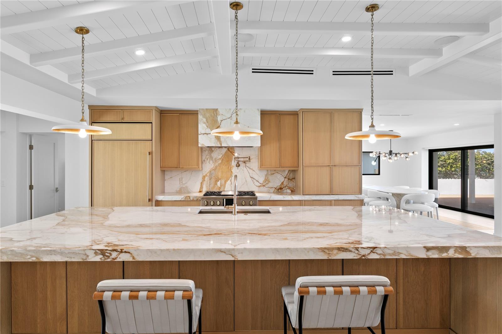 2580 E BAY ISLE DR SE