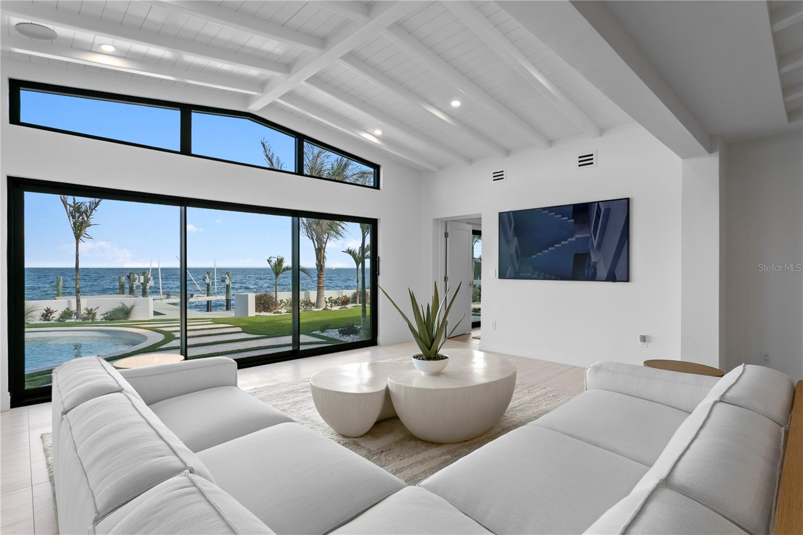 2580 E BAY ISLE DR SE