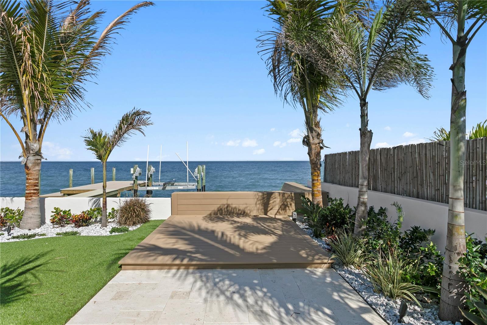 2580 E BAY ISLE DR SE