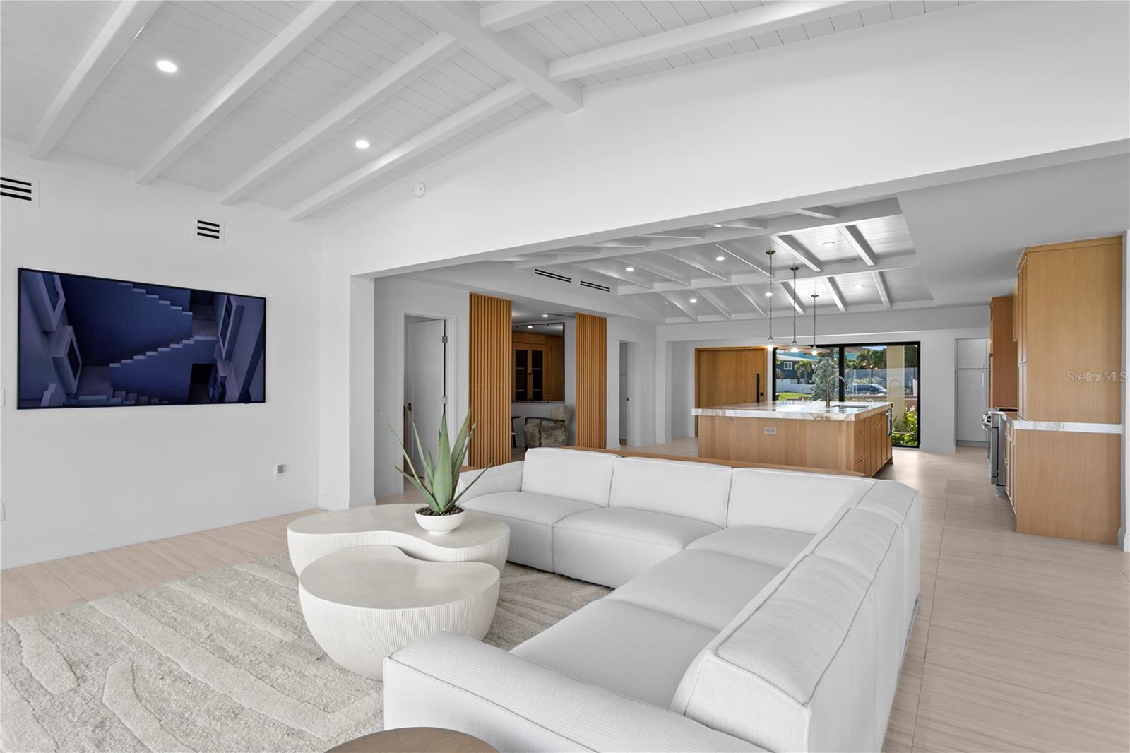 2580 E BAY ISLE DR SE