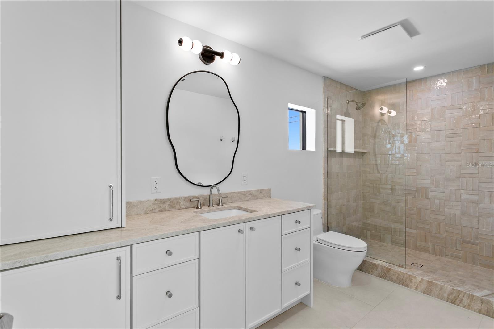 2580 E BAY ISLE DR SE