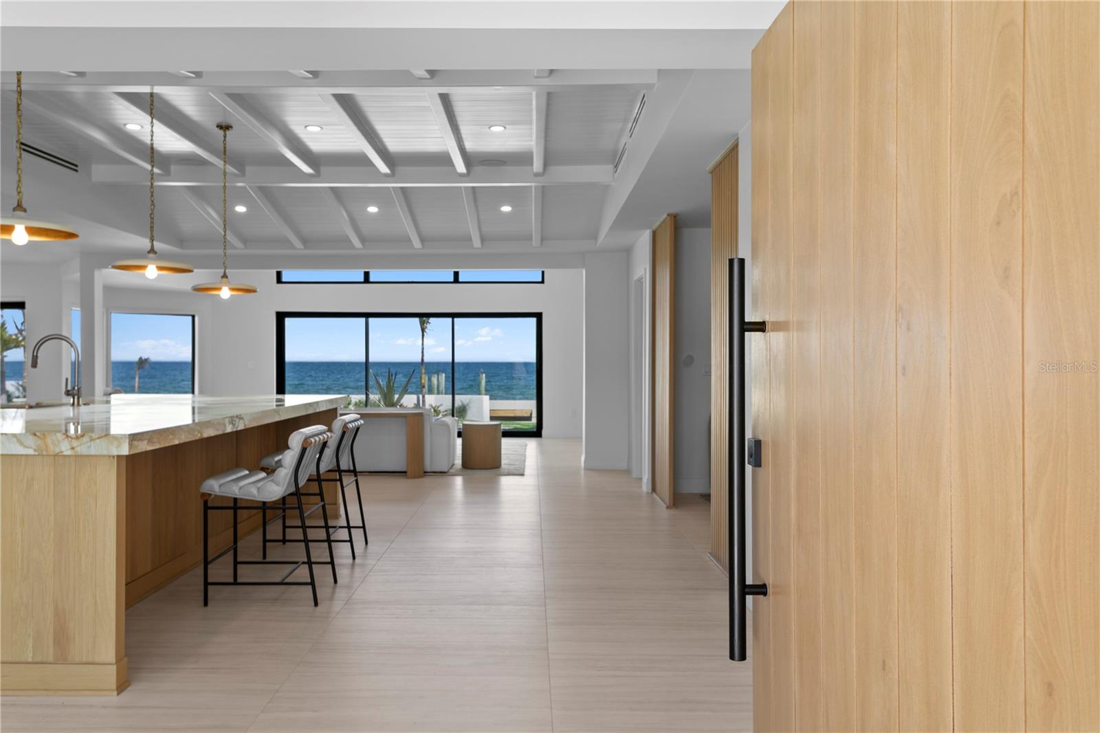 2580 E BAY ISLE DR SE