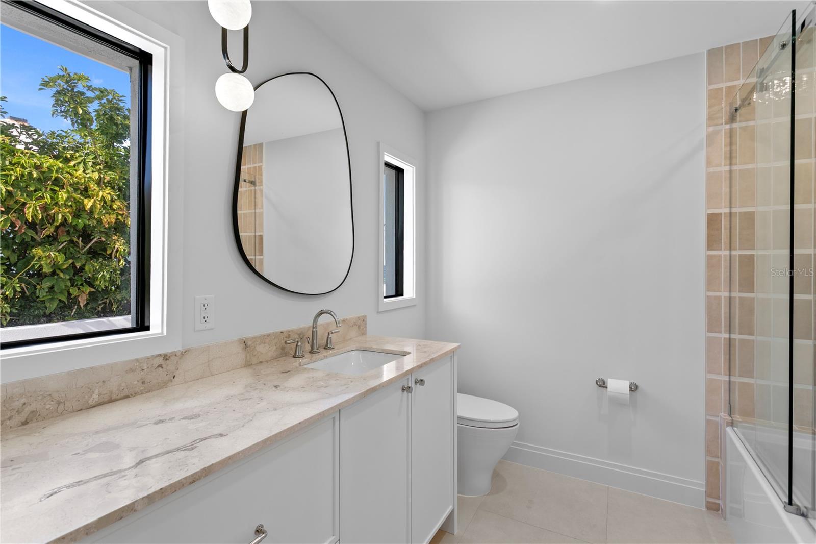 2580 E BAY ISLE DR SE