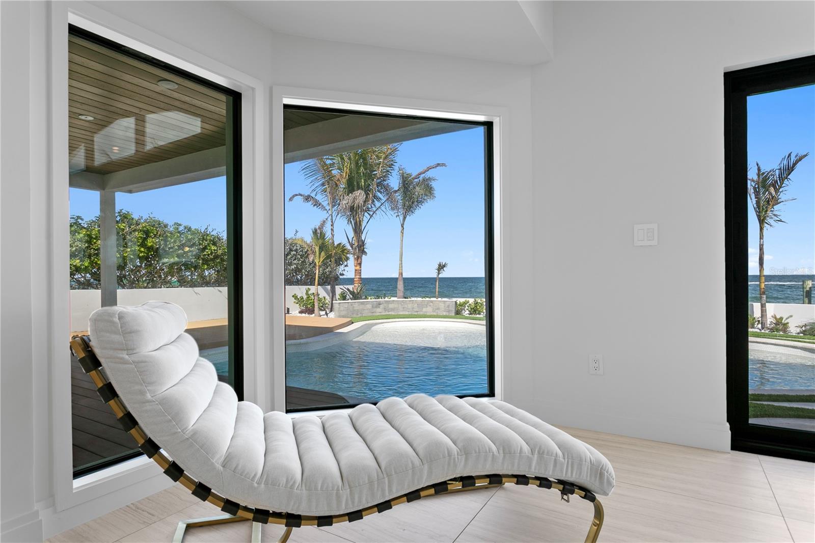 2580 E BAY ISLE DR SE