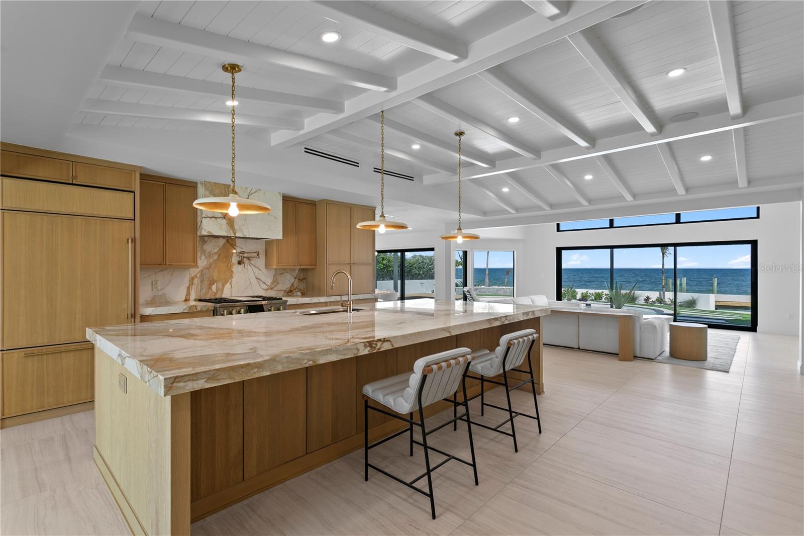 2580 E BAY ISLE DR SE