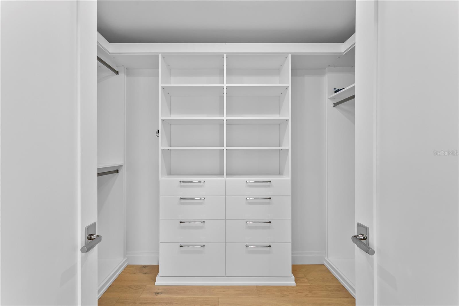 2580 E BAY ISLE DR SE