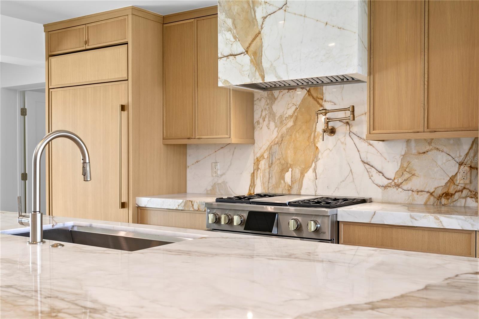 2580 E BAY ISLE DR SE