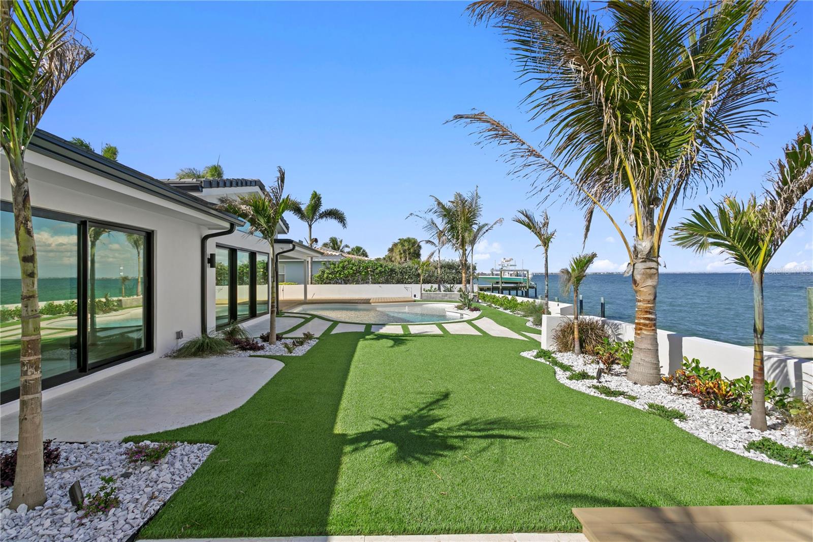 2580 E BAY ISLE DR SE