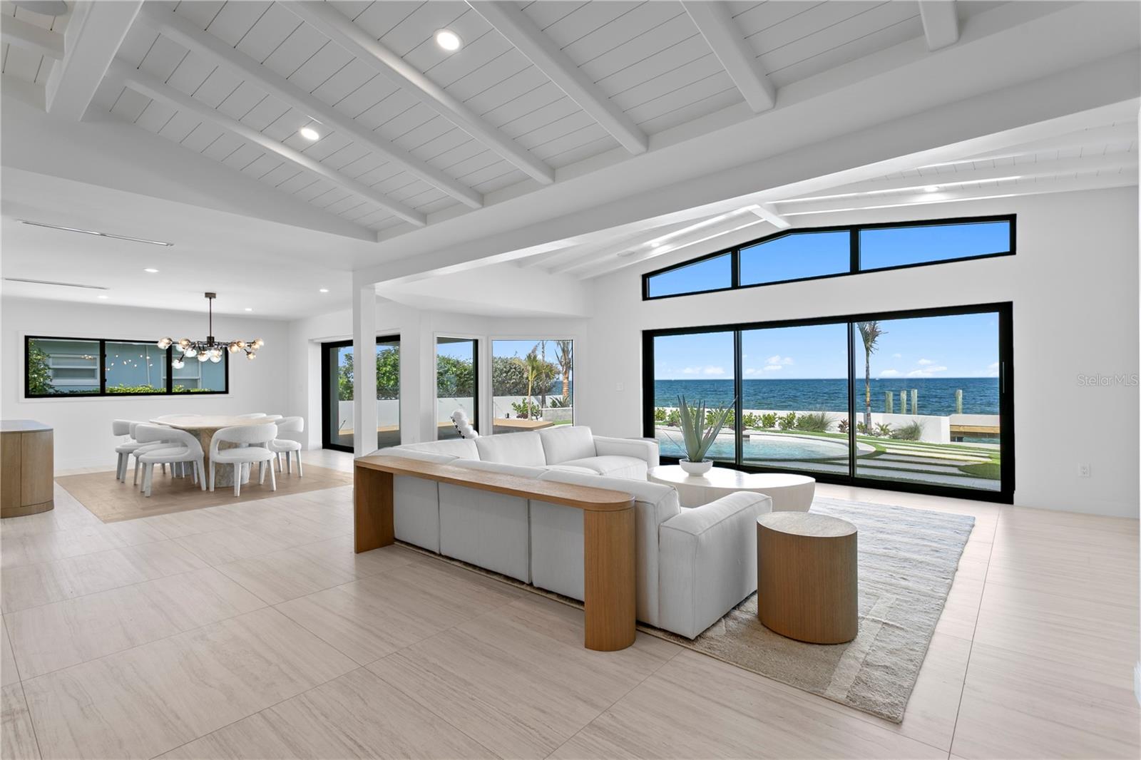 2580 E BAY ISLE DR SE