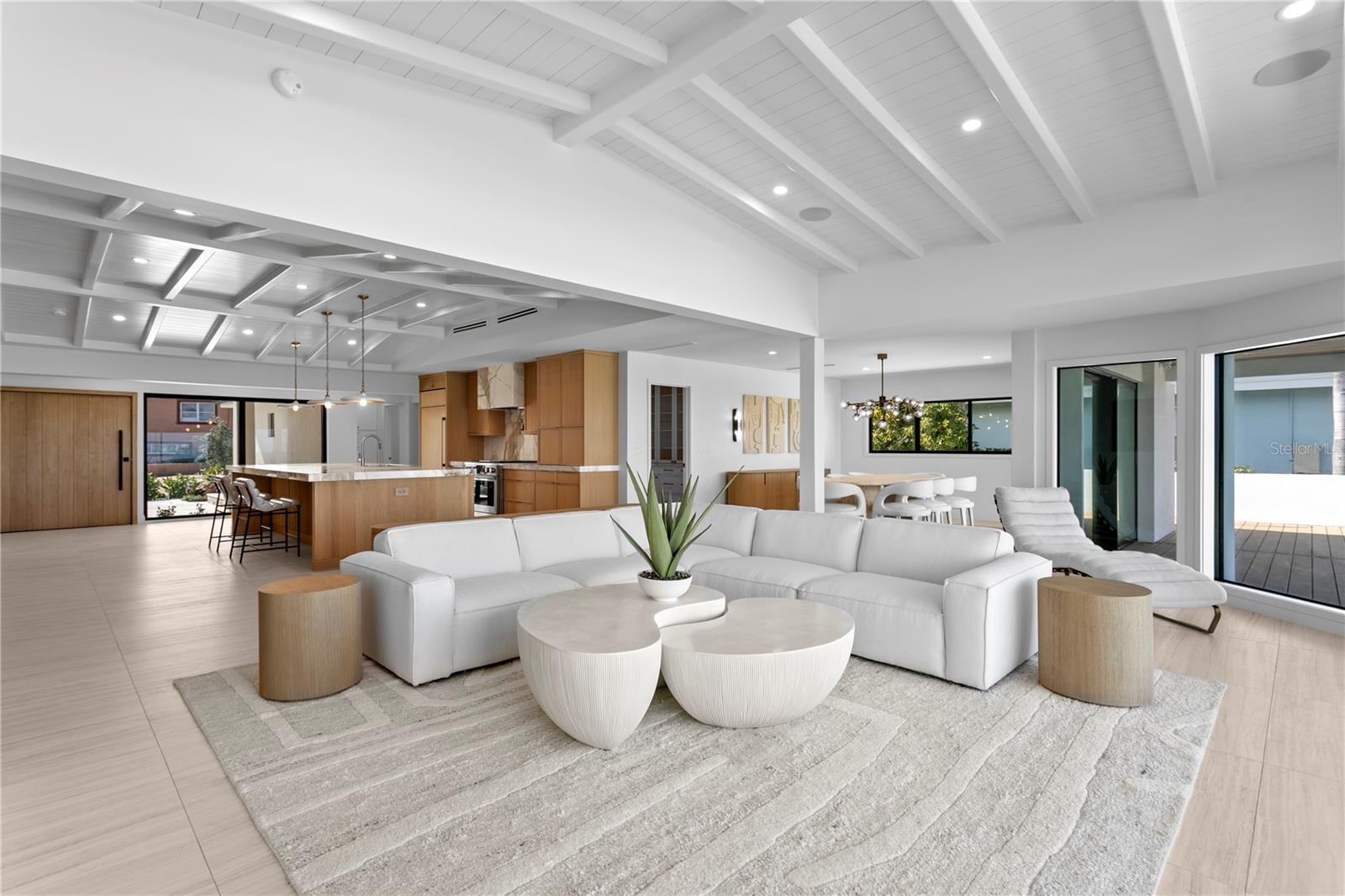 2580 E BAY ISLE DR SE