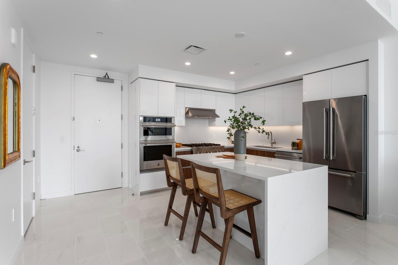 400 CENTRAL AVE #1704