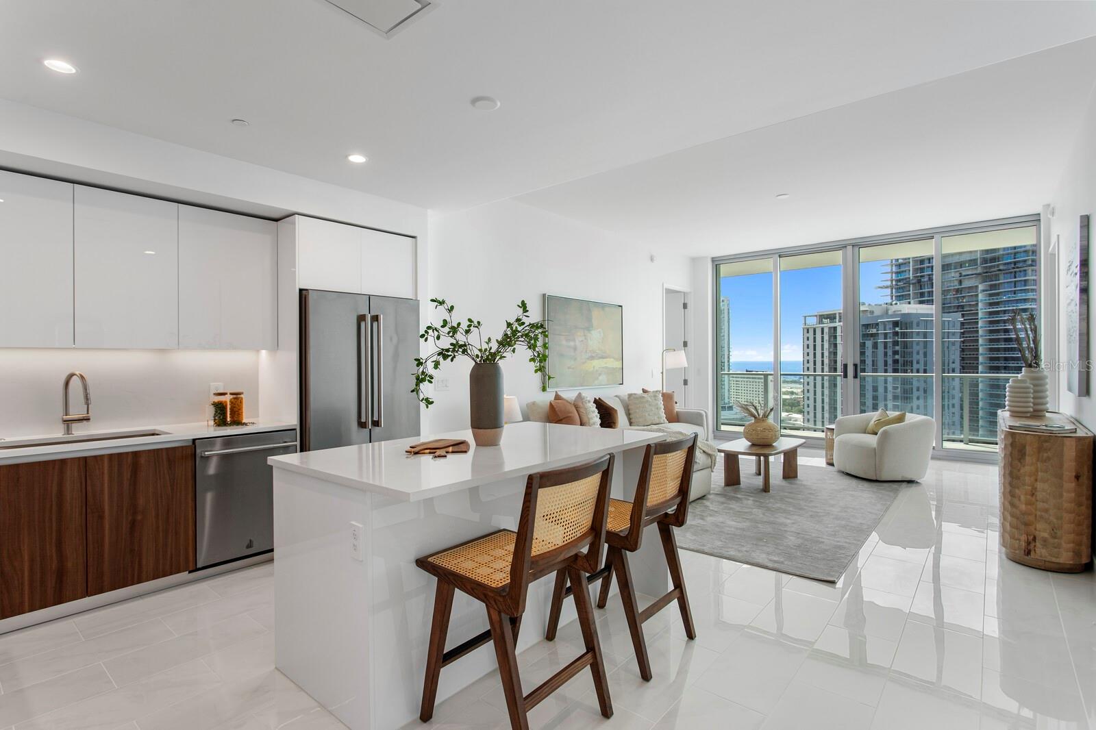 400 CENTRAL AVE #1704