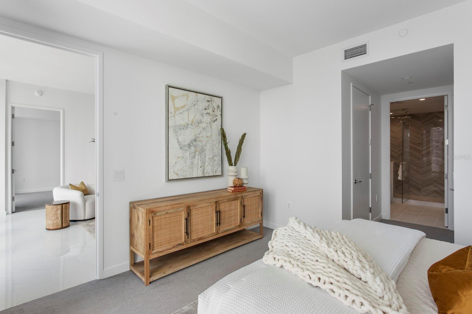 400 CENTRAL AVE #1704