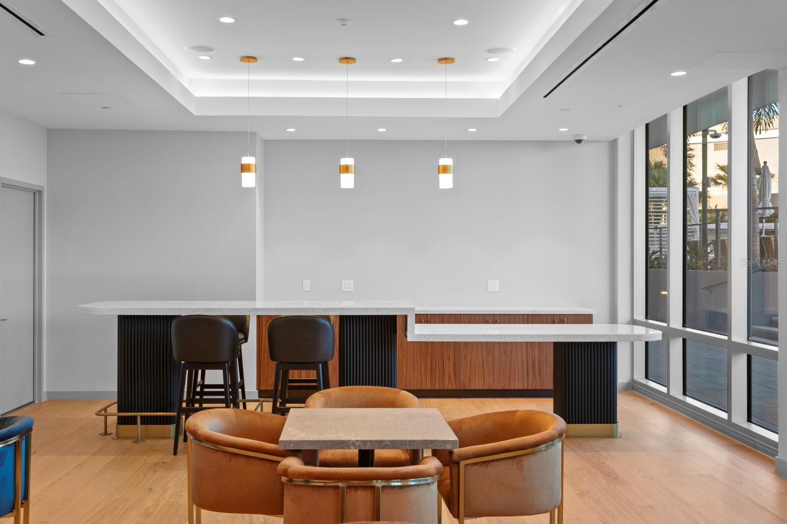 400 CENTRAL AVE #1704