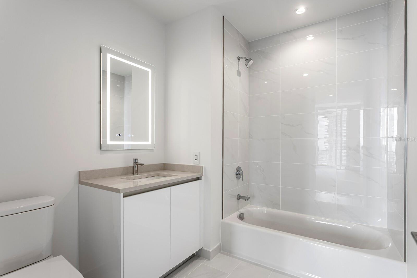 400 CENTRAL AVE #1704