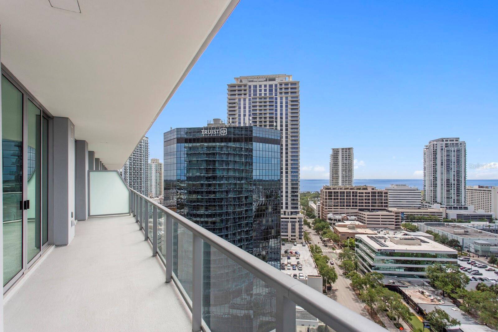 400 CENTRAL AVE #1704