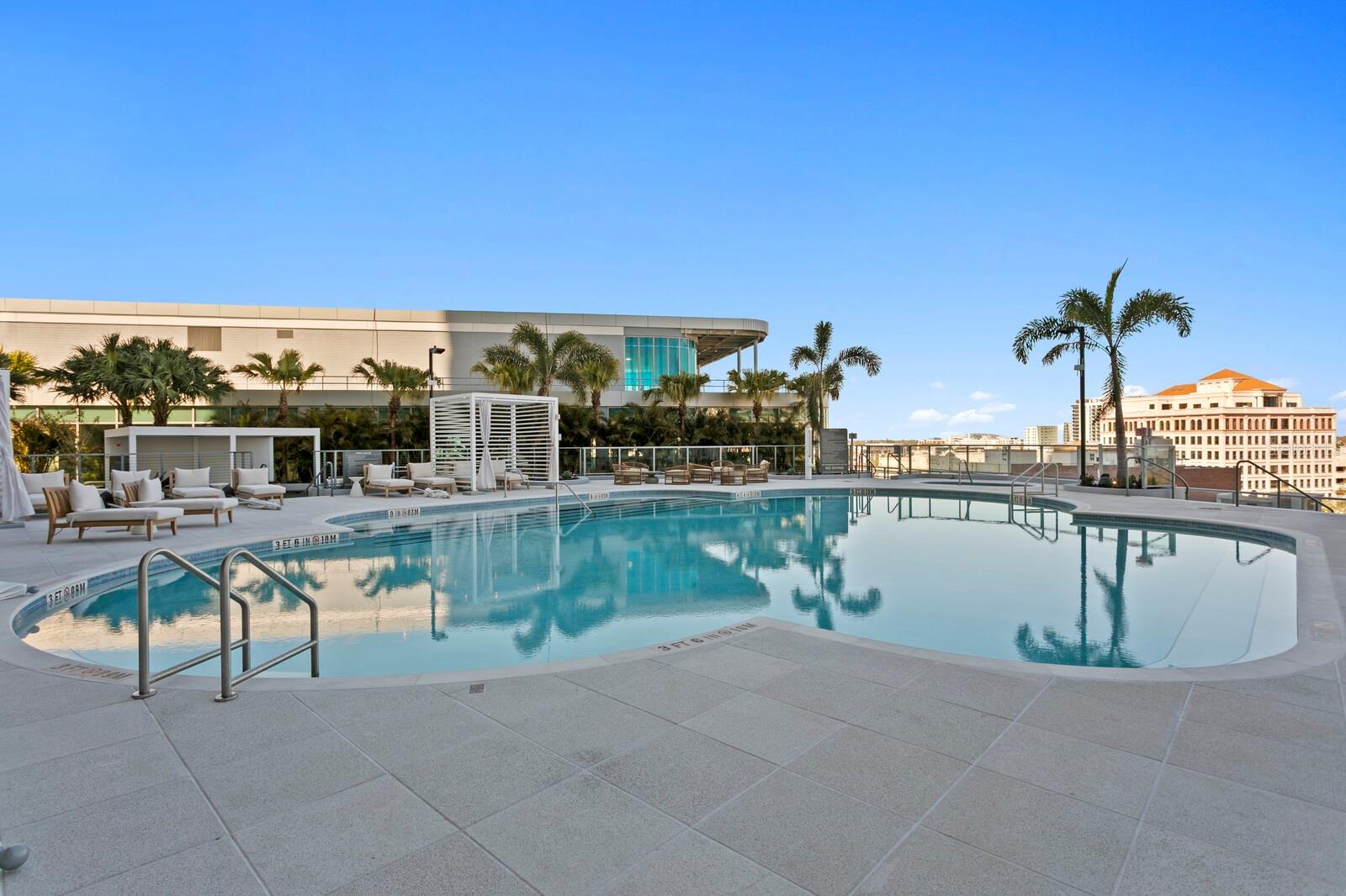 400 CENTRAL AVE #1704
