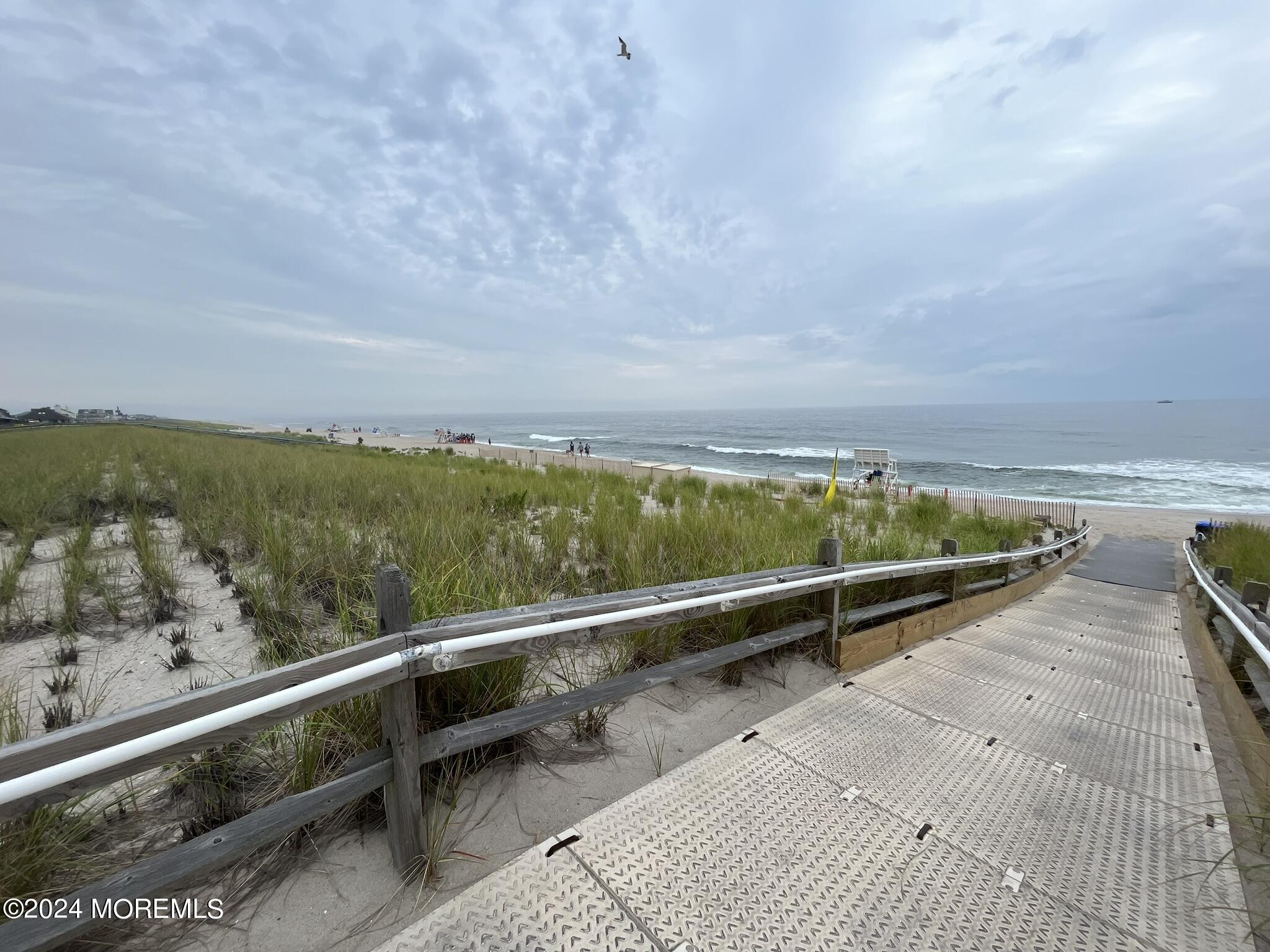 438 Highway 35, 1103