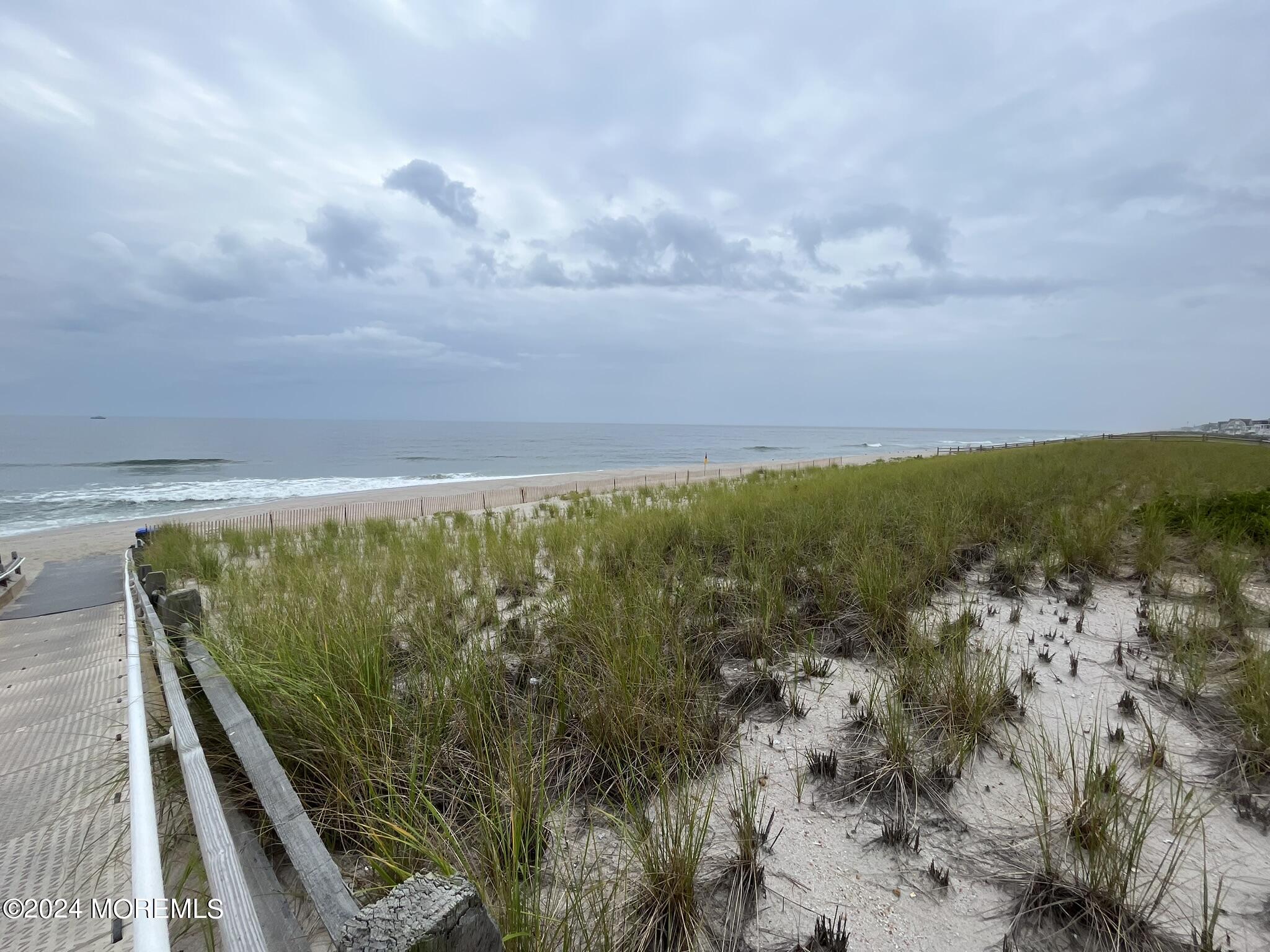 438 Highway 35, 1103