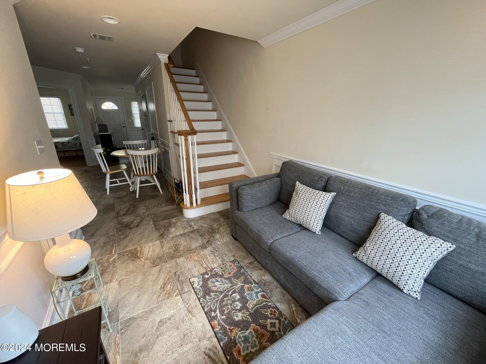 119 Dupont Avenue, A8