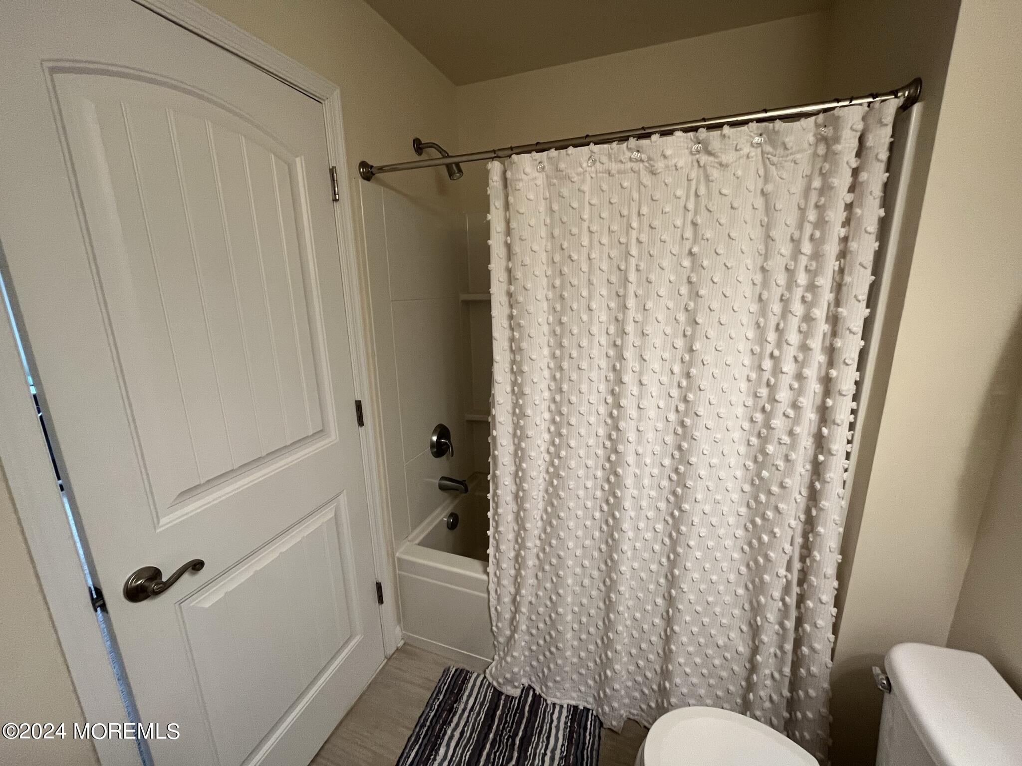 119 Dupont Avenue, A8