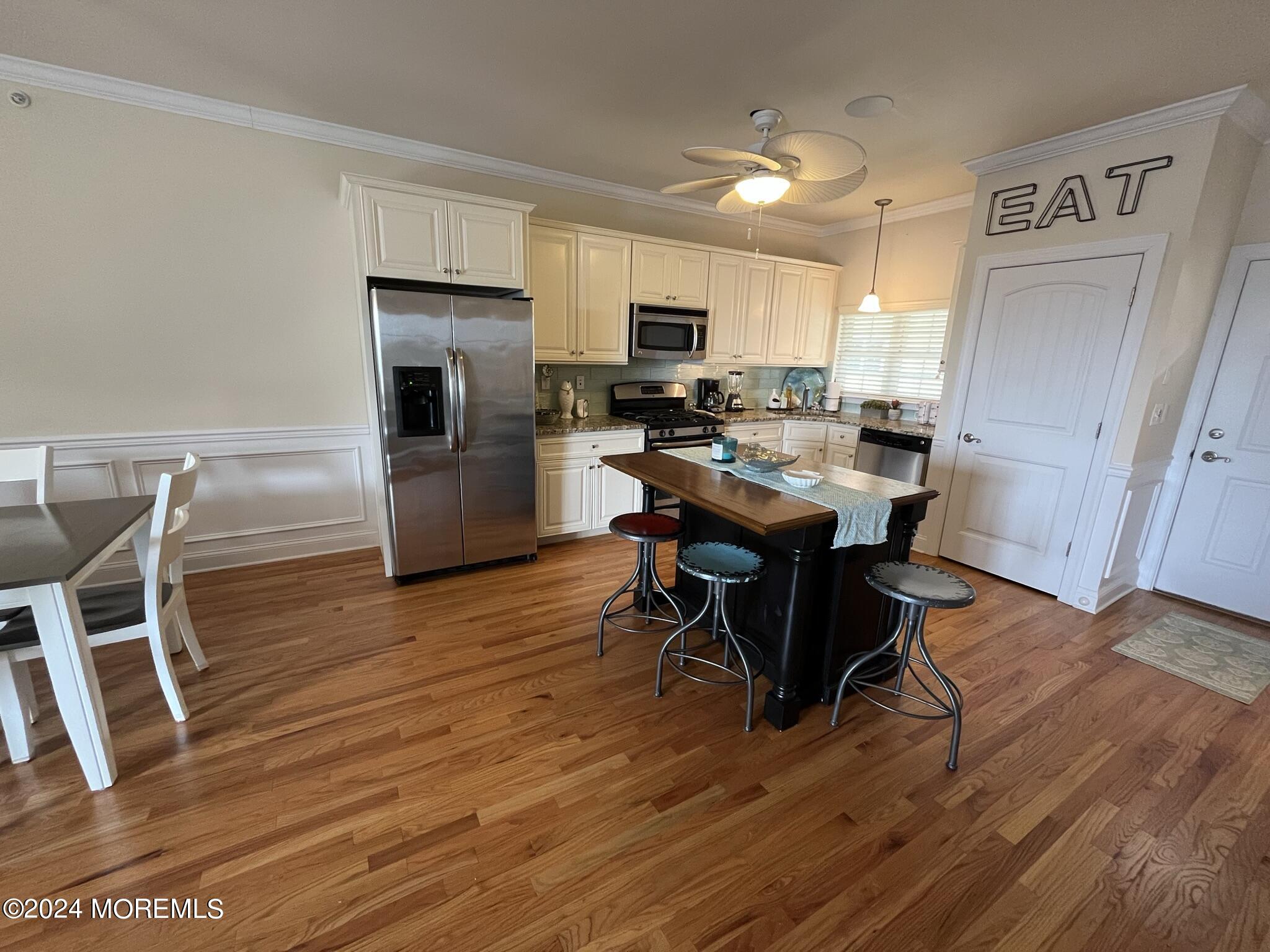 119 Dupont Avenue, A8