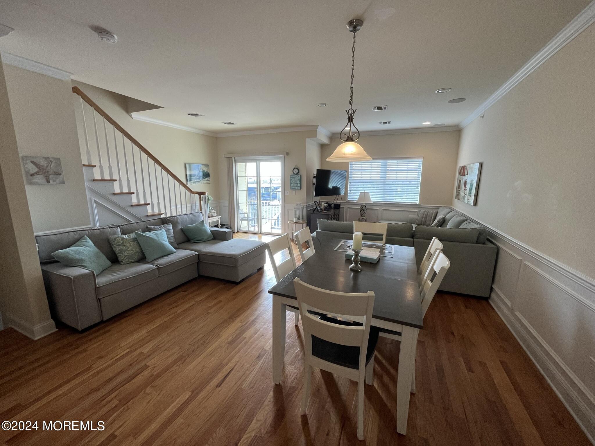119 Dupont Avenue, A8