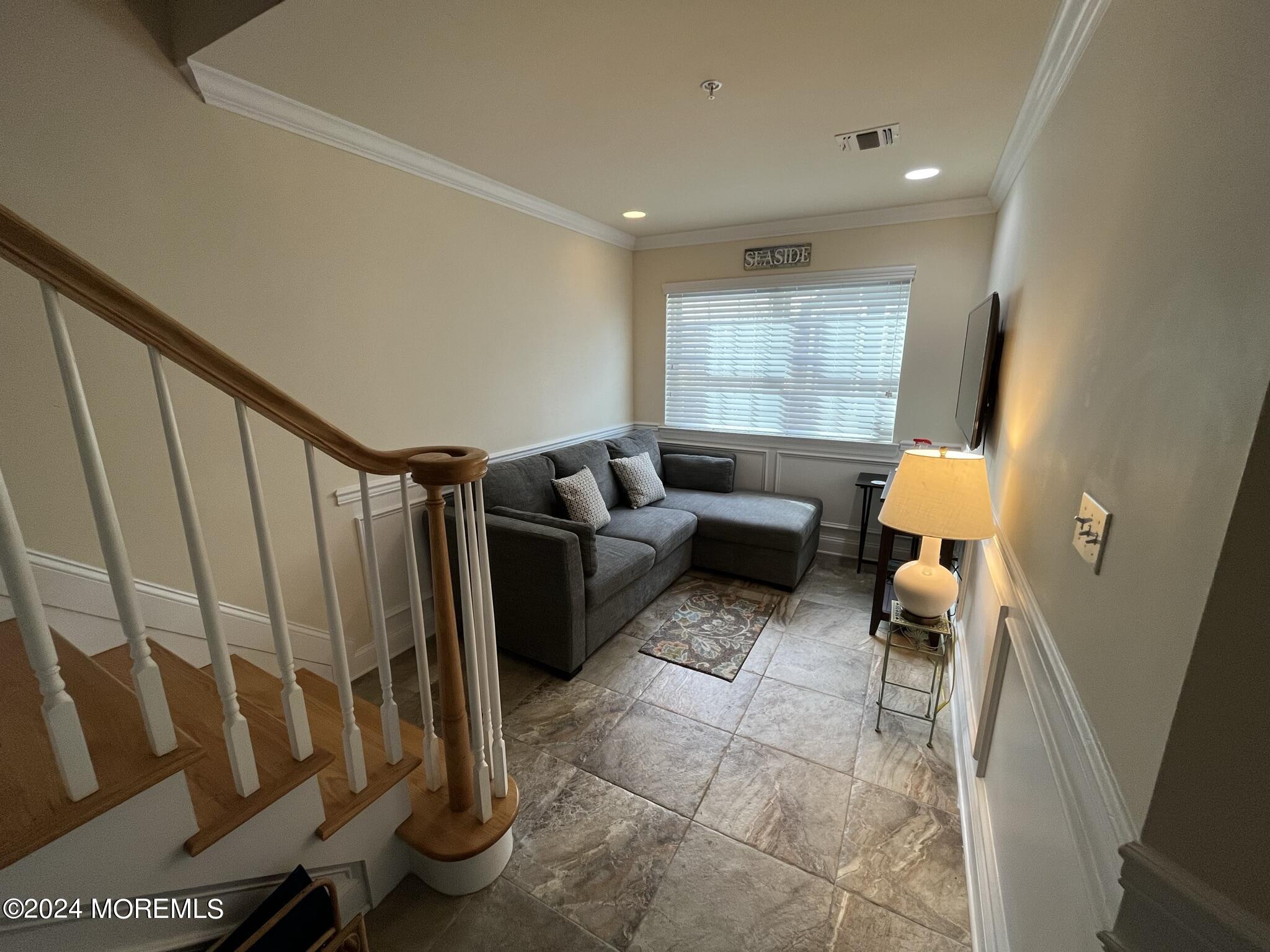 119 Dupont Avenue, A8