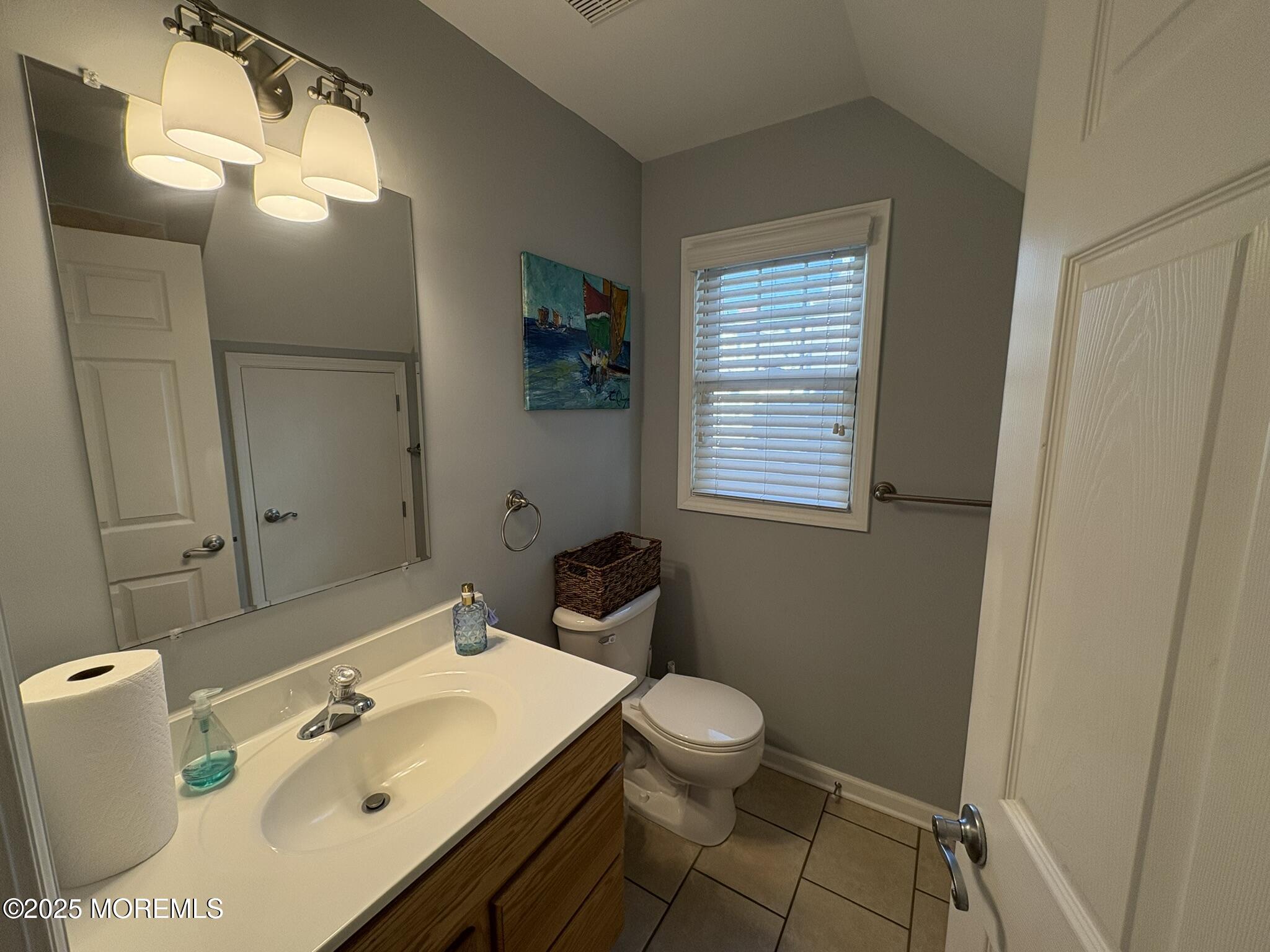 30 E Bay Way