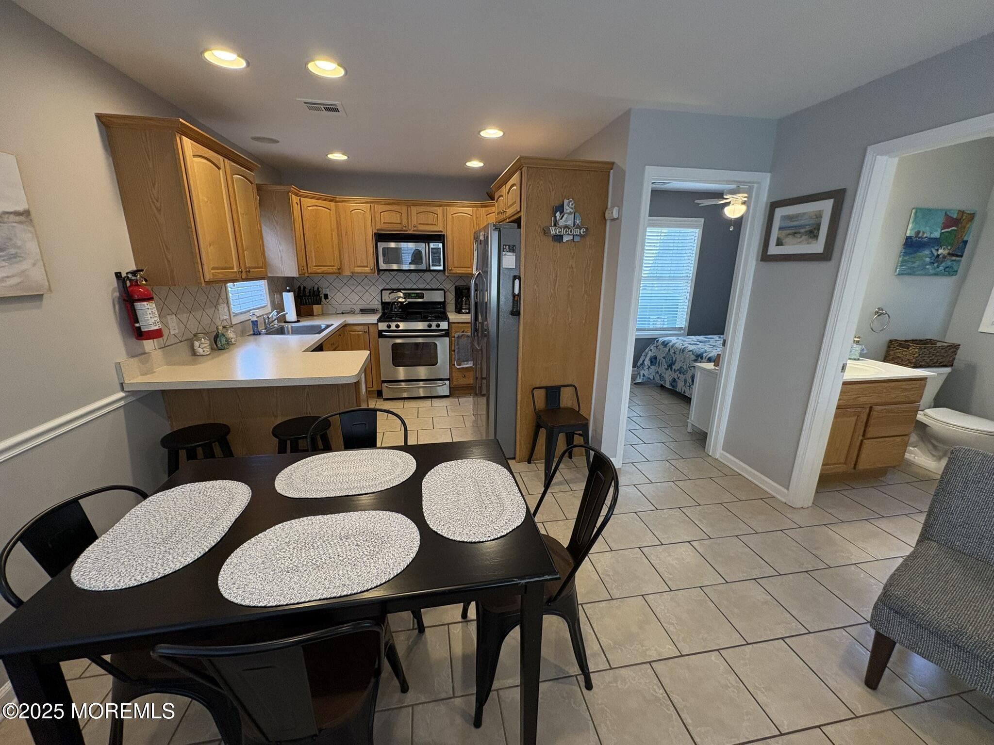 30 E Bay Way
