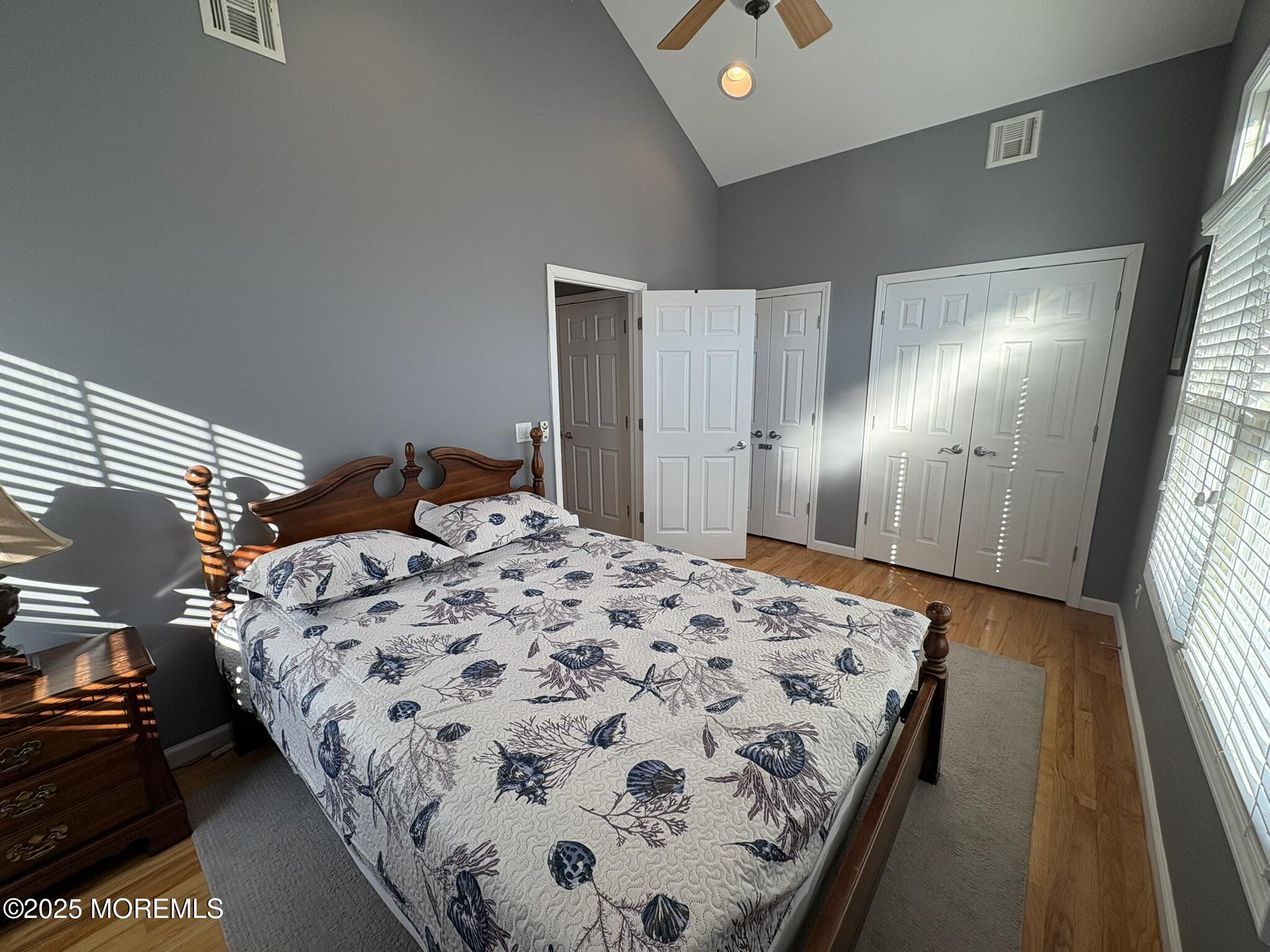 30 E Bay Way