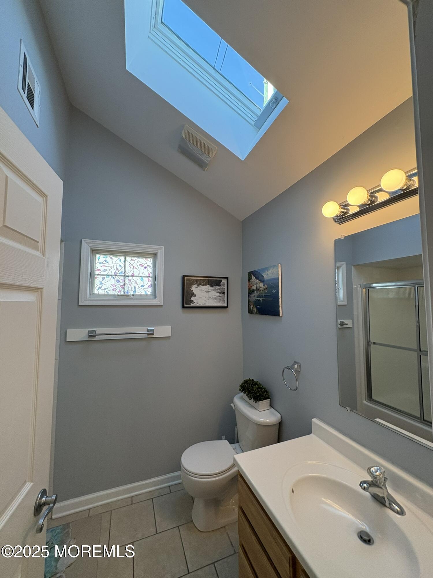 30 E Bay Way