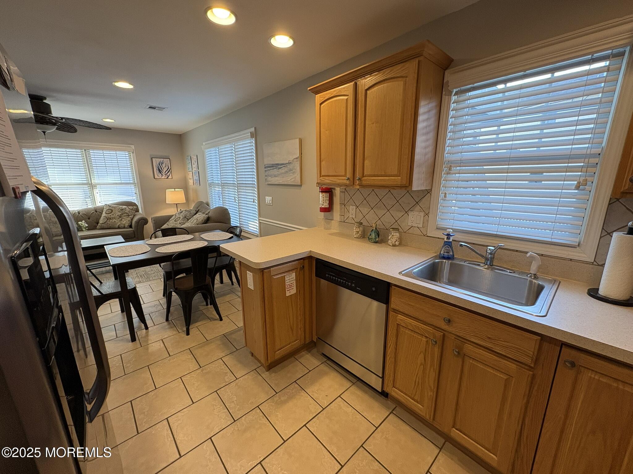 30 E Bay Way