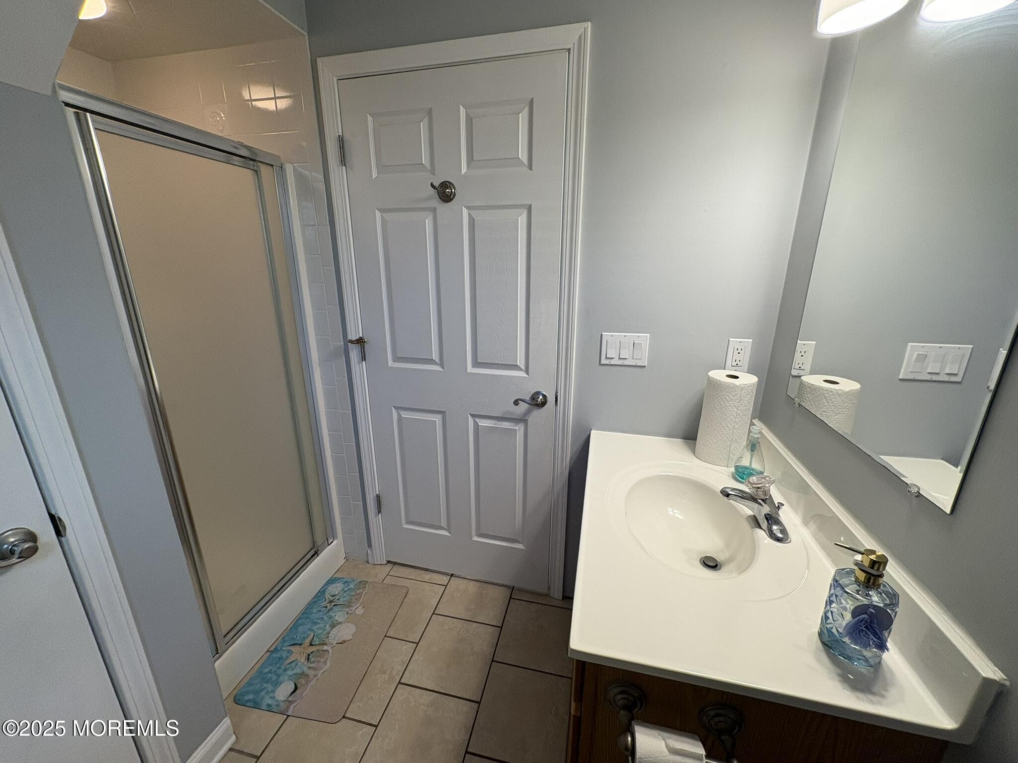 30 E Bay Way