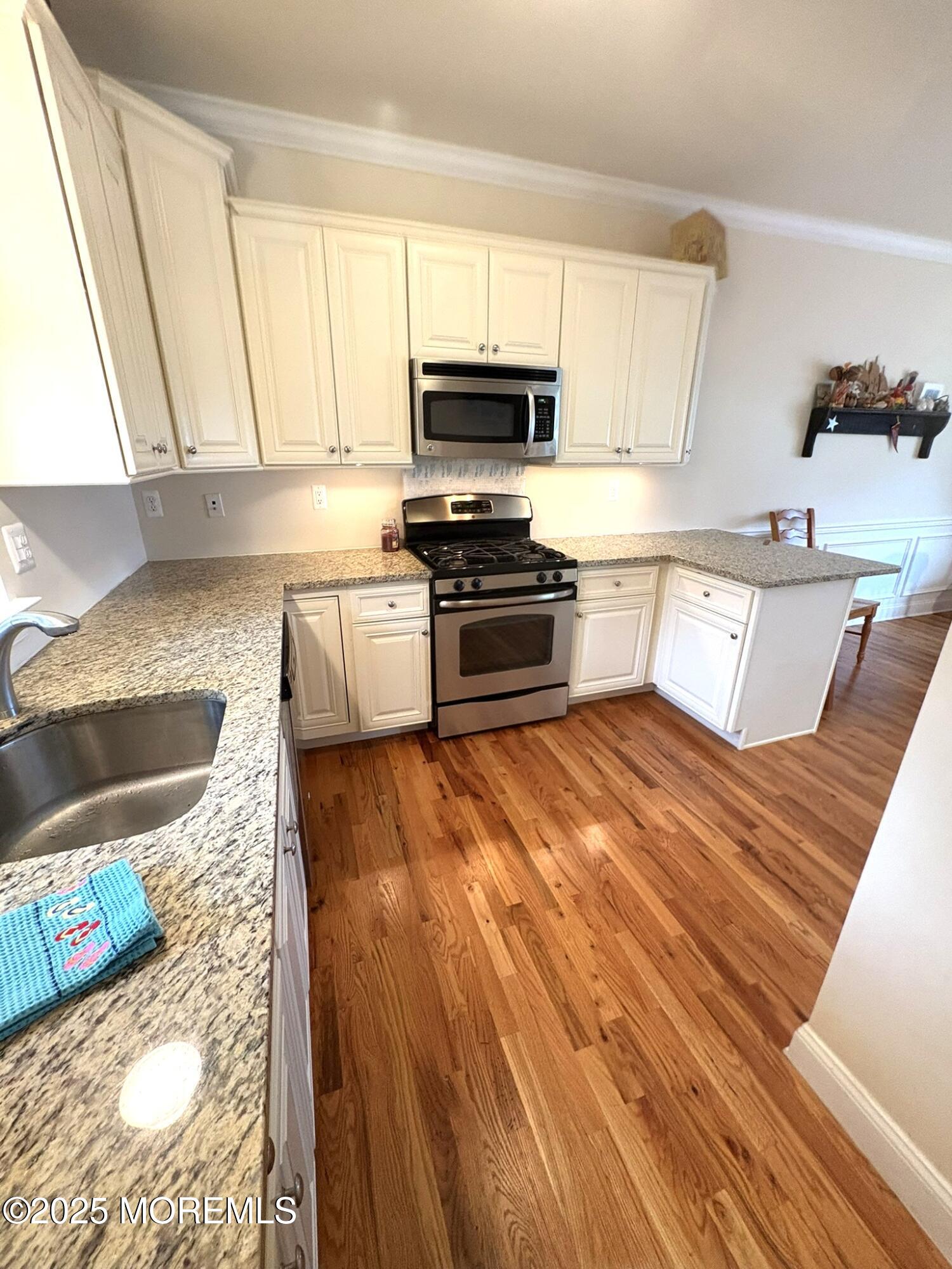 119 Dupont Avenue 10