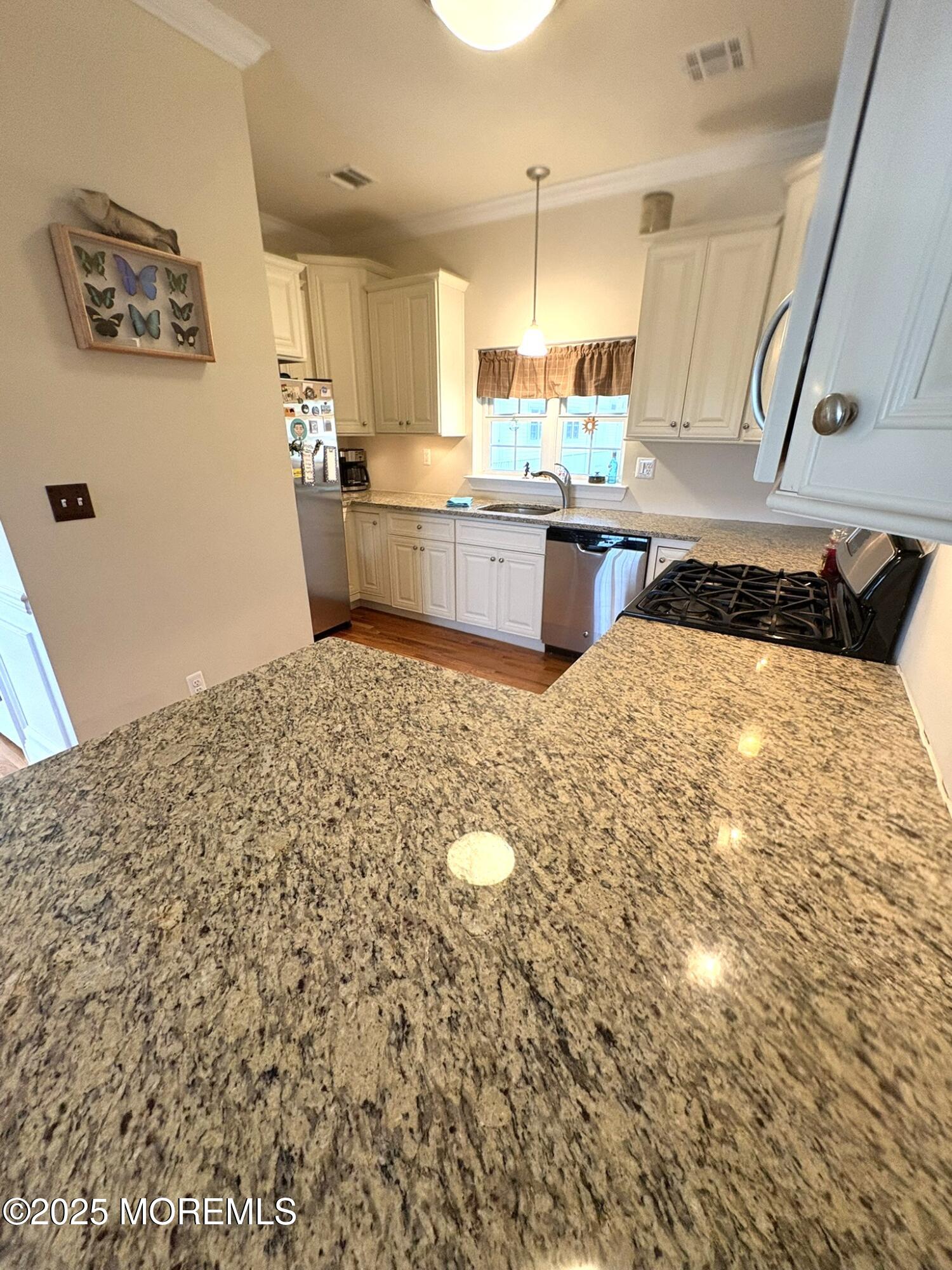 119 Dupont Avenue 10