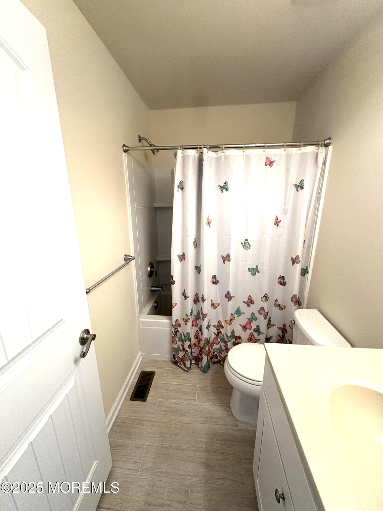 119 Dupont Avenue 10