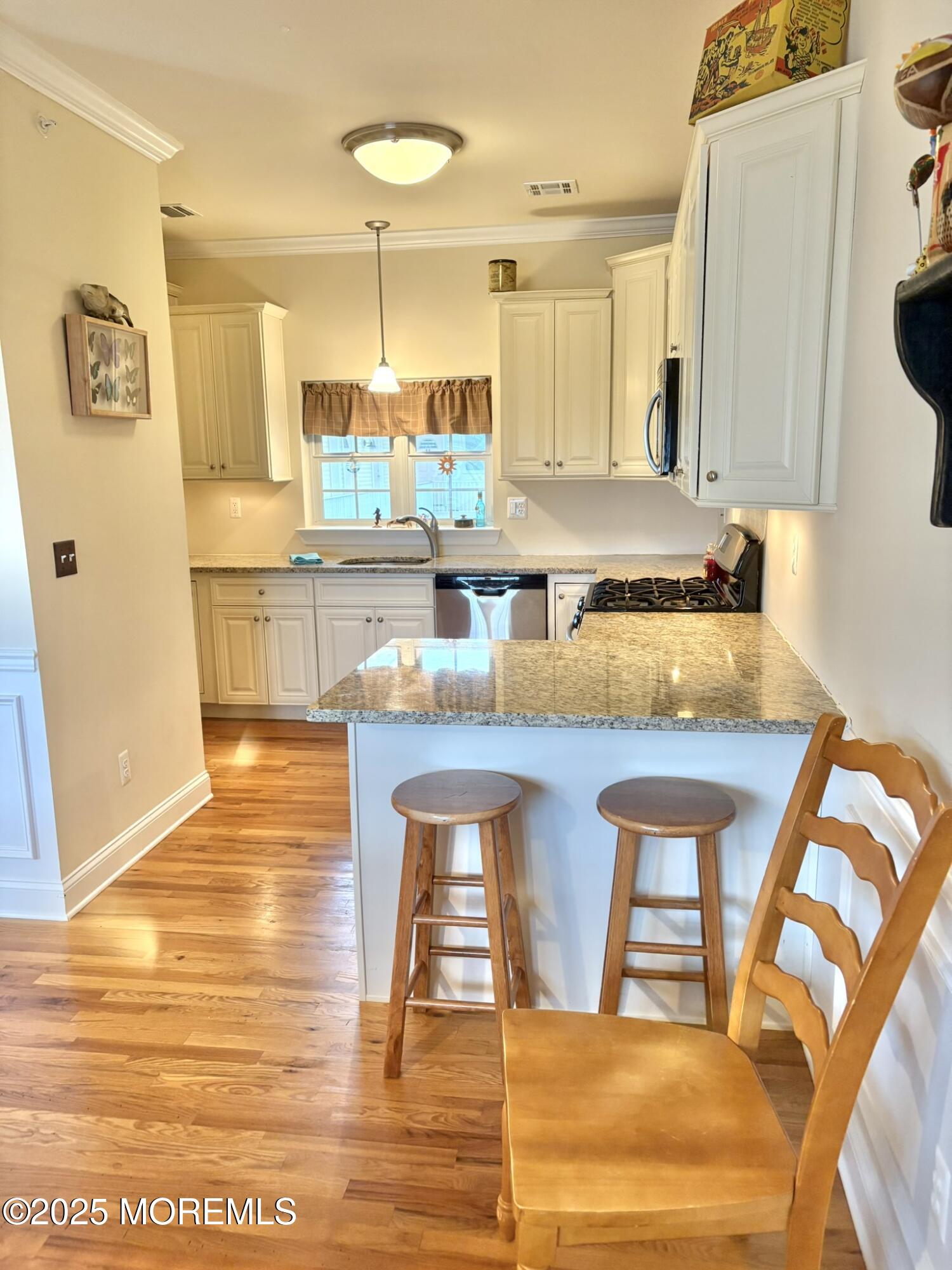119 Dupont Avenue 10