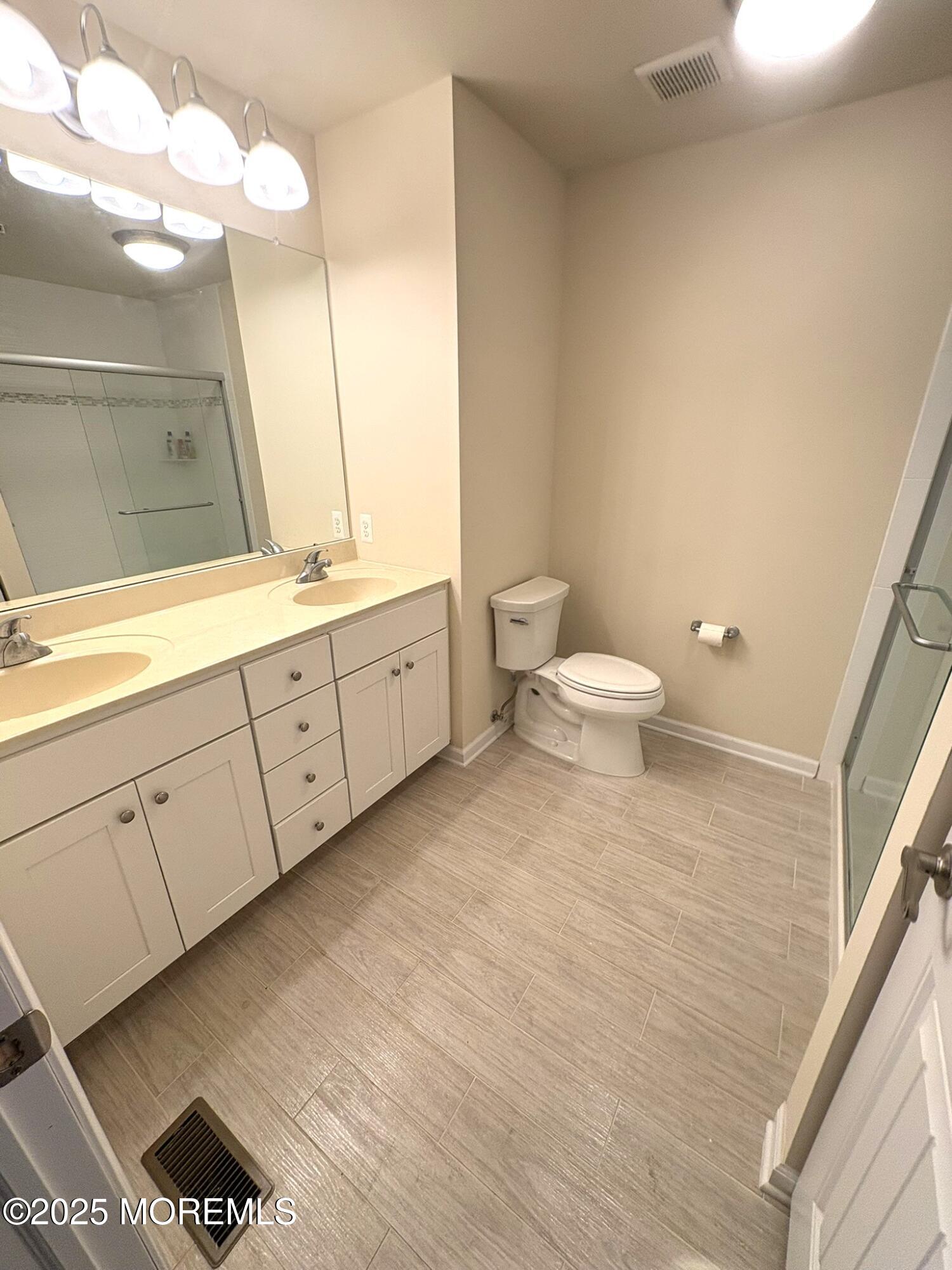 119 Dupont Avenue 10